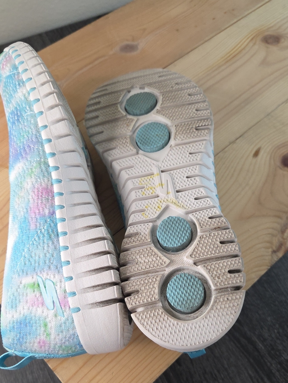 Skechers sz8 GO WALK AIR COOLED GOGA MAT Shoes  Pastel Colors.EUC - Picture 11 of 16